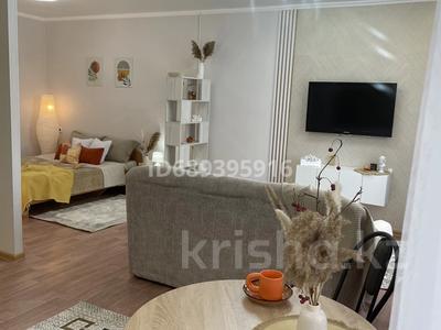 Продажа квартир в Акмолинской обл.: 1-комнатная квартира, 45 м², 1/9 этаж, Боровской 68/2 за 15 млн 〒 1-комнатная квартира, 45 м², 1/9 этаж, Боровской 68/2 за 15 млн 〒 в Кокшетау