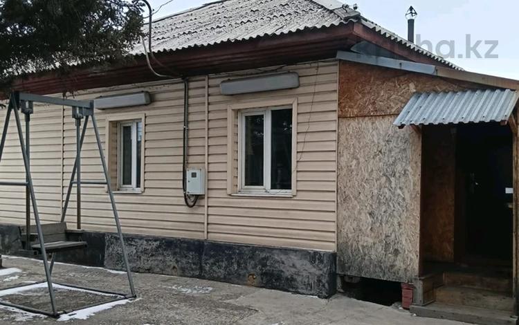 Отдельный дом · 3 комнаты · 51 м² · 10 сот., Коминтерна 24 за 15 млн 〒 в Усть-Каменогорске — фото 2