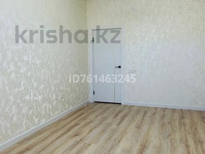 Продажа квартир в Атырауской обл.: 1-комнатная квартира · 44 м² · 2/5 этаж, мкр Самал, Абиш Кекилбайулы 60 за 19 млн 〒 1-комнатная квартира · 44 м² · 2/5 этаж, мкр Самал, Абиш Кекилбайулы 60 за 19 млн 〒 в Атырау