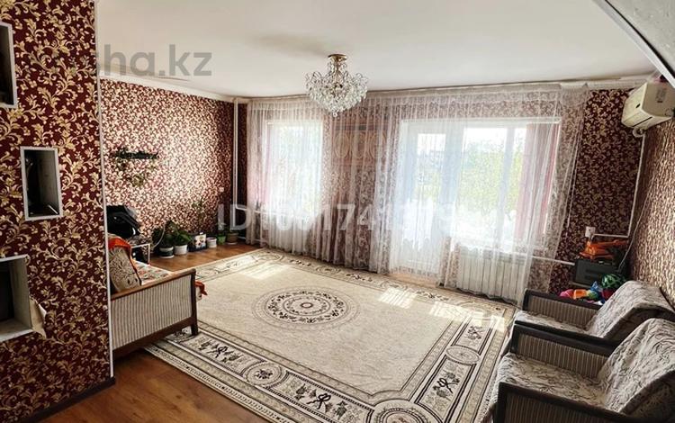 4-бөлмелі пәтер · 108.2 м² · 3/5 қабат, Самал мкр 22, бағасы: 19.5 млн ₸ в Жанаозен — фото 2