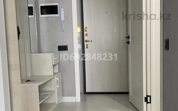 3-комнатная квартира, 65 м², 2/5 этаж посуточно, Бауыржан Момышулы 14 за 30 000 〒 в Семее — фото 2