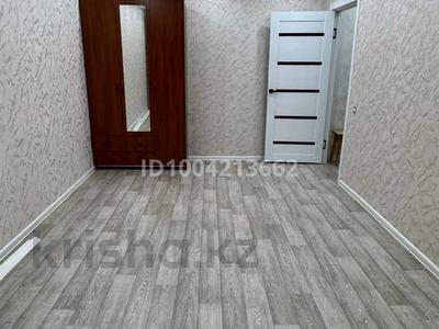 2-комнатная квартира · 45 м² · 2/5 этаж, Молдагулова 5/4 — 2ком квартира дом бытанын касында орналаскан за 16 млн 〒 в Уральске, мкр Школьник