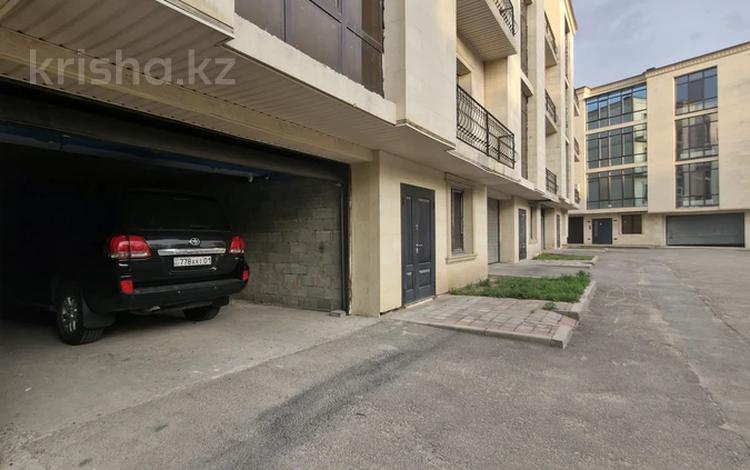 10-бөлмелі пәтер · 453 м² · 4/4 қабат, Жаксылык Ушкемпирова 34 — Ерменсай, бағасы: 239 млн ₸ в Алматы, Бостандыкский р-н — фото 2