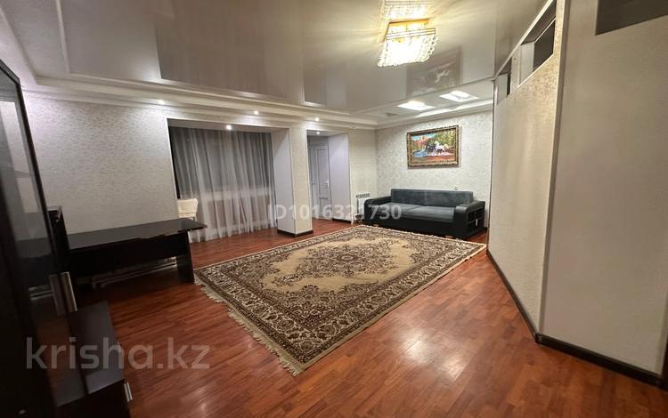 3-комнатная квартира · 78 м² · 1/9 этаж, мкр Юго-Восток, Республики 18 за 300 000 ₸ в Караганде, Казыбек би р-н — фото 2
