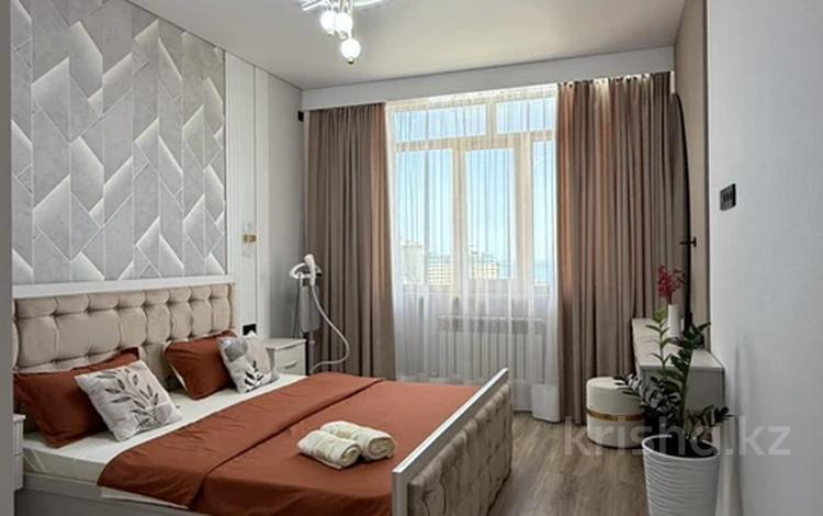 2-комнатная квартира · 77 м² · 11/16 этаж, 17-й мкр 23 за 350 000 ₸ в Актау — фото 2