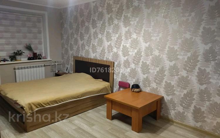 2-комнатная квартира · 46 м² · 5/5 этаж, 3 мкр 3 за 85 000 ₸ в Абай — фото 2