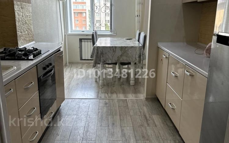 2-комнатная квартира · 75 м² · 4/9 этаж, мкр 12 за 180 000 ₸ в Актобе — фото 2