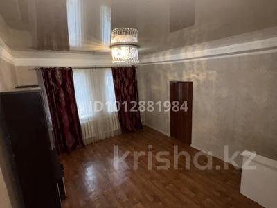 3-бөлмелі пәтер · 50 м² · 2/2 қабат, Аманжолова 79 — Аманжолова 79, бағасы: 100 000 ₸ в Уральске, мкр Школьник