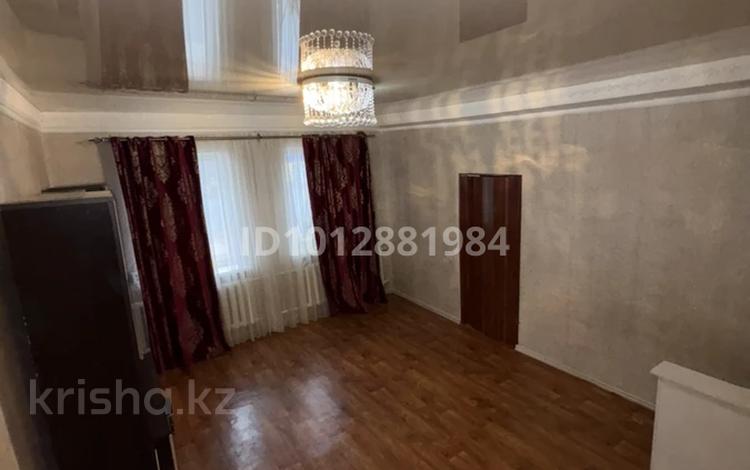 3-бөлмелі пәтер · 50 м² · 2/2 қабат, Аманжолова 79 — Аманжолова 79, бағасы: 100 000 ₸ в Уральске, мкр Школьник — фото 2