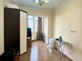 3-комнатная квартира · 93.2 м² · 5/10 этаж, Кенесары хана за 63 млн 〒 в Алматы, Наурызбайский р-н — фото 8