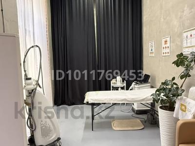 Салоны красоты · 44 м² за 100 000 ₸ в Астане, Нура р-н