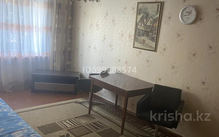 3-бөлмелі пәтер · 60 м² · 2/5 қабат, Гэсовская 18, бағасы: 9 млн ₸ в Риддере — фото 2