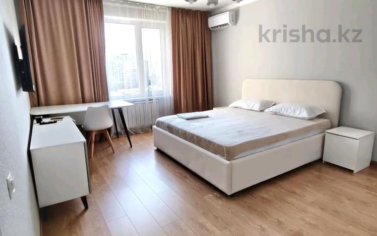 1-комнатная квартира · 46 м² · 12/15 этаж, Райымбека 210 за 17 000 ₸ в Алматы, Алмалинский р-н — фото 2