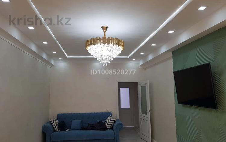 2-бөлмелі пәтер · 70 м² · 1/5 қабат, мкр Самал, Әбіш кекілбайұлы 60А 60, бағасы: 250 000 ₸ в Атырау — фото 2