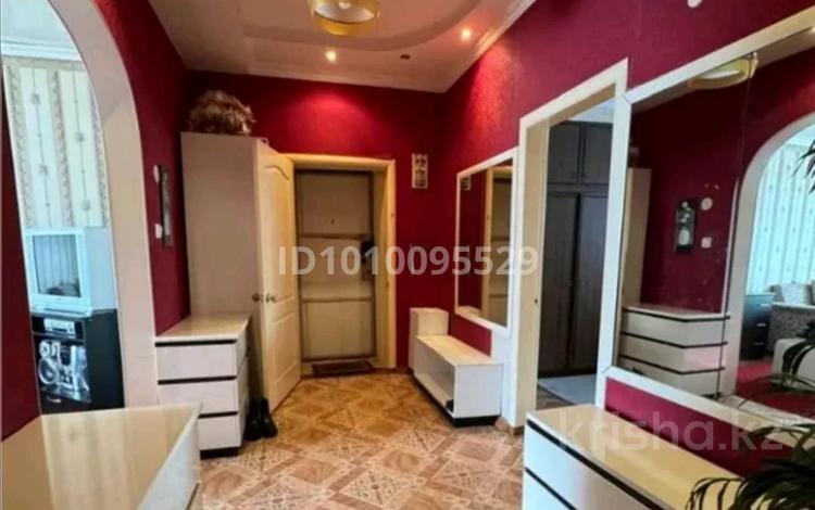3-бөлмелі пәтер · 82 м² · 1/2 қабат, Московская 2 — район чкалова, бағасы: 25 млн ₸ в Караганде — фото 2