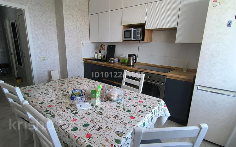 3-комнатная квартира · 65 м² · 15/16 этаж, Просп. Шахтёров 60 за 24.7 млн ₸ в Караганде — фото 2