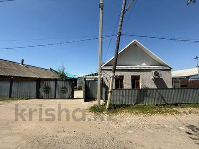 Отдельный дом · 3 комнаты · 90 м² · 8 сот., Акимжанова 47Б за 17.5 млн ₸ в Актобе, мкр. Курмыш