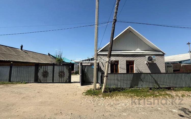 Отдельный дом · 3 комнаты · 90 м² · 8 сот., Акимжанова 47Б за 17.5 млн ₸ в Актобе, мкр. Курмыш — фото 2