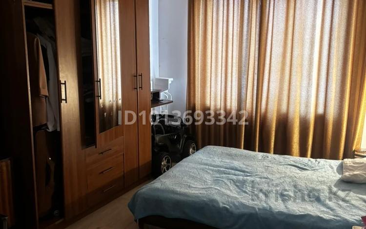 1-комнатная квартира · 56 м² · 1/5 этаж, мкр Арай-2 19 за 100 000 ₸ в Таразе — фото 2