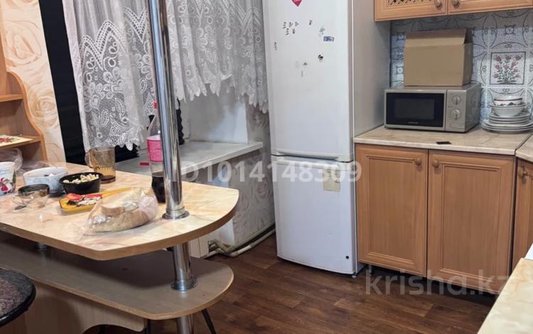 2-комнатная квартира · 65 м² · 2/5 этаж, Тәуелсіздік 31 — Қала орталығында за 8 000 ₸ в Курчатове — фото 2