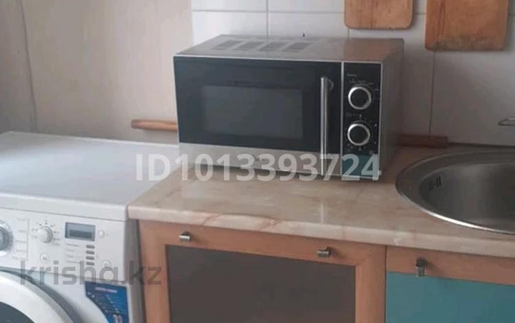 1-комнатная квартира · 45 м² · 3/5 этаж, Карменова — Шакарим университеті за 120 000 ₸ в Семее — фото 2