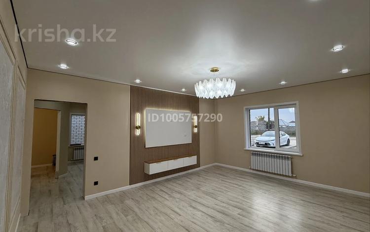 Отдельный дом · 4 комнаты · 106 м² · 5 сот., Тюленина 51 за 25.5 млн 〒 в Уральске — фото 2