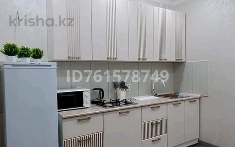 1-комнатная квартира · 57.7 м² · 1/5 этаж, Исатай Батыра 18 за 150 000 ₸ в Уральске — фото 2