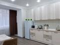 1-комнатная квартира · 57.7 м² · 1/5 этаж, Исатай Батыра 18 за 150 000 ₸ в Уральске — фото 3