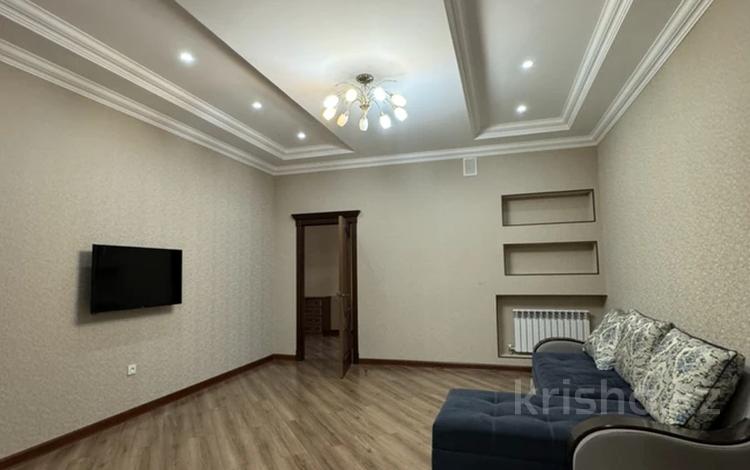 3-комнатная квартира, 120 м², 6/6 этаж помесячно, Дулати 201а за 350 000 〒 в Шымкенте, Аль-Фарабийский р-н — фото 2