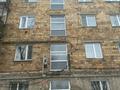 2-комнатная квартира · 43.3 м² · 3/5 этаж, 11 квартал 10 за 11.5 млн ₸ в Караганде, Алихана Бокейханова р-н — фото 2