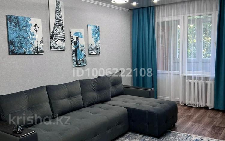 3-бөлмелі пәтер · 60 м² · 3/4 қабат, Кабанбай батыра 18 — Возле ресторана акниет, бағасы: 15 000 〒 в Талдыкоргане, мкр Жетысу — фото 2