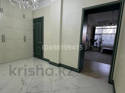 4-комнатная квартира · 170 м² · 2/7 этаж, мкр Горный Гигант, Жамакаева 254/2 за 1.5 млн 〒 в Алматы, Медеуский р-н