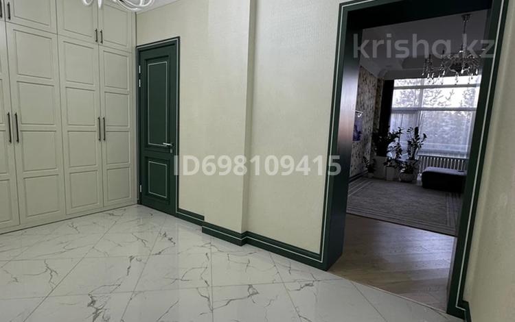4-комнатная квартира · 170 м² · 2/7 этаж, мкр Горный Гигант, Жамакаева 254/2 за 1.3 млн ₸ в Алматы, Медеуский р-н — фото 2