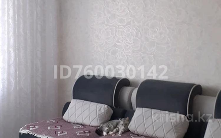 3-бөлмелі пәтер · 60 м² · 5/5 қабат, Локомотивная 10а, бағасы: 15 млн ₸ в Новоишимском — фото 2
