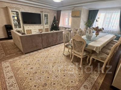 5-комнатная квартира · 203.7 м² · 4/5 этаж, мкр. Алтын орда, молдагулова за 60 млн 〒 в Актобе