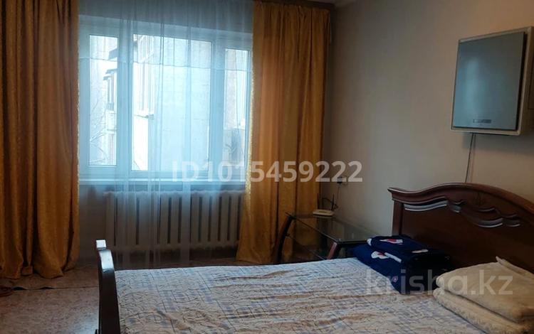 2-комнатная квартира · 50 м² · 5/5 этаж, мкр Аксай-4 76 за 250 000 ₸ в Алматы, Ауэзовский р-н — фото 2