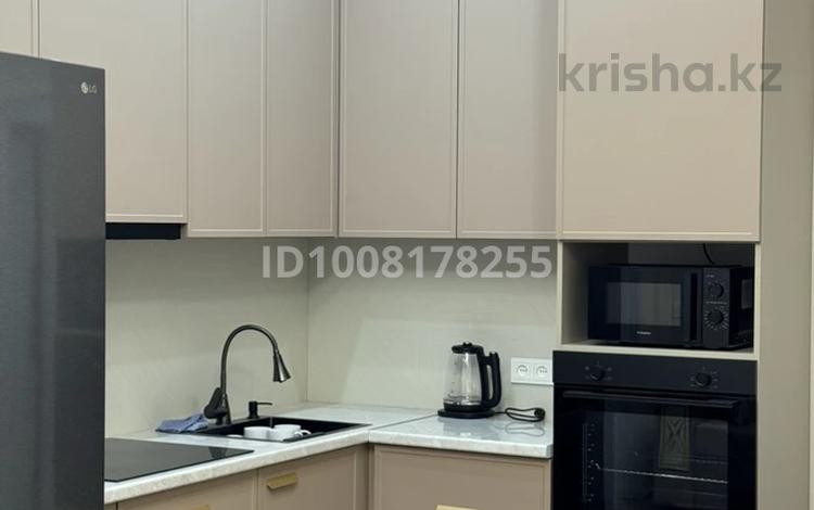 2-комнатная квартира · 50 м² · 1/5 этаж, мкр Юго-Восток, Гапеева 1/9 за 250 000 ₸ в Караганде, Казыбек би р-н — фото 2