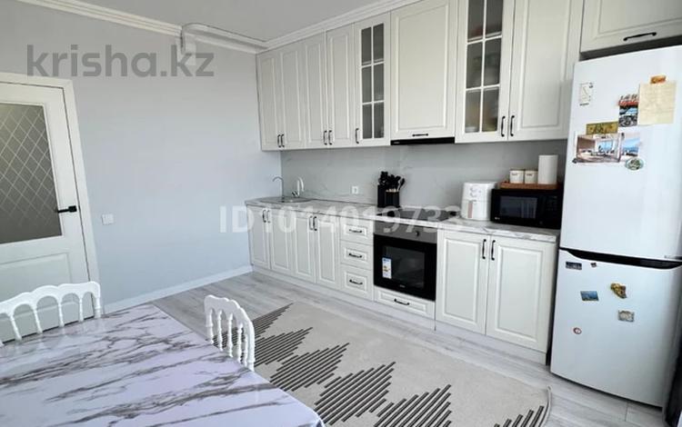 1-комнатная квартира · 40 м² · 10/12 этаж, Санжара Асфендиярова 12 за 170 000 ₸ в Астане, Нура р-н — фото 2