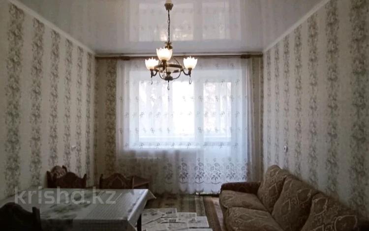 2-комнатная квартира, 50 м², 4/5 этаж, Аманжолова за 13 млн 〒 в Уральске — фото 2