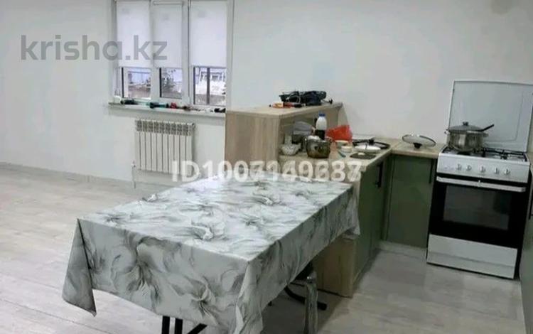 Отдельный дом · 3 комнаты · 120 м² · 9.8 сот., Мыржақып Дулатов 30 за 16 млн ₸ в Аксае — фото 2