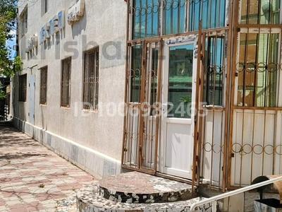 Свободное назначение, офисы, магазины и бутики, склады, салоны красоты, фитнес и спорт, медцентры и аптеки, образование, развлечения, конференц-залы, кабинеты и рабочие места, студии · 200 м² за 500 000 〒 в 