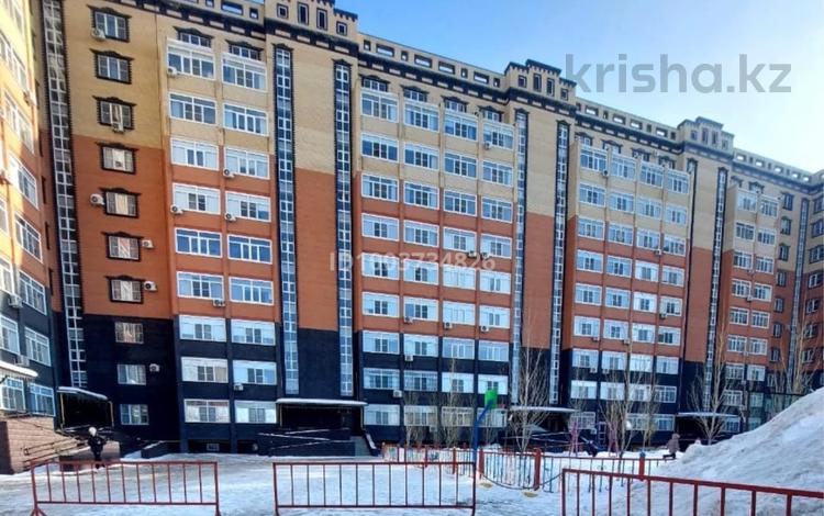 1-комнатная квартира · 57 м² · 5/10 этаж, мкр. Алтын орда, Молдагуловой 66/2 за 200 000 〒 в Актобе — фото 2
