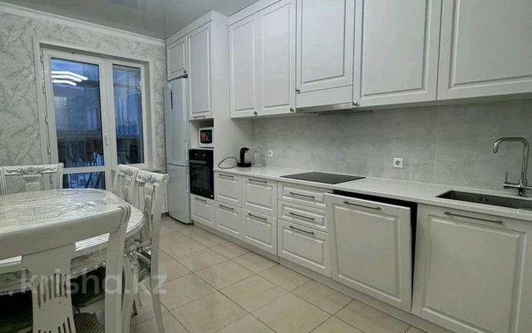 4-комнатная квартира · 114 м² · 4/16 этаж, Республики 42 за 75 млн ₸ в Караганде, Казыбек би р-н — фото 2
