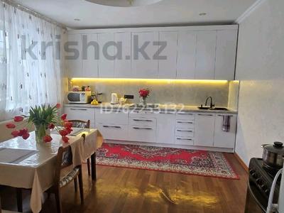 Продажа домов и дачи в Карагандинской обл.: Отдельный дом · 6 комнат · 370 м² · 10 сот., мкр Кунгей за 63 млн 〒 Отдельный дом · 6 комнат · 370 м² · 10 сот., мкр Кунгей за 63 млн 〒 в Караганде, Казыбек би р-н