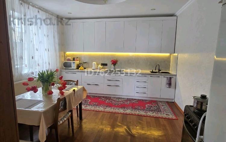 Отдельный дом · 6 комнат · 370 м² · 10 сот., мкр Кунгей за 63 млн ₸ в Караганде, Казыбек би р-н — фото 2