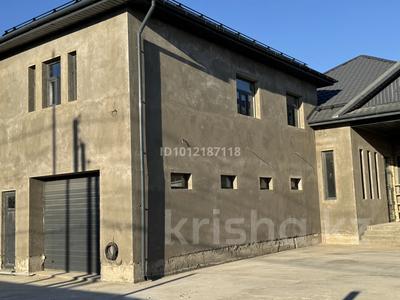 Жеке үй · 8 бөлме · 200 м² · 5 жүзд., ул. Кара Бура 26, бағасы: 35 млн ₸ в 