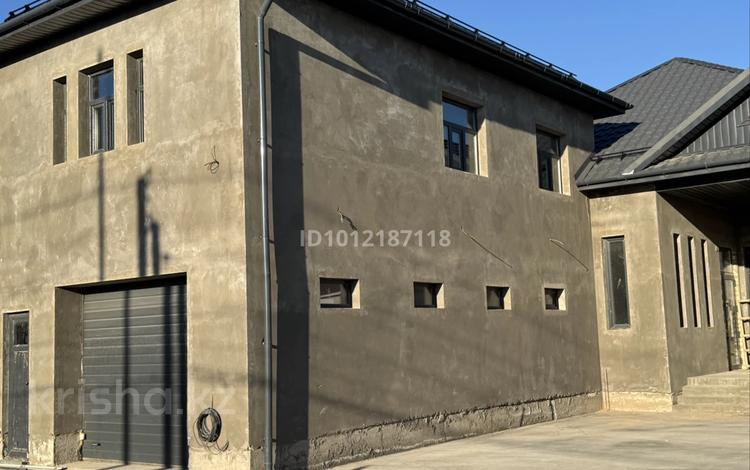 Жеке үй · 8 бөлме · 200 м² · 5 жүзд., ул. Кара Бура 26, бағасы: 35 млн ₸ в  — фото 2
