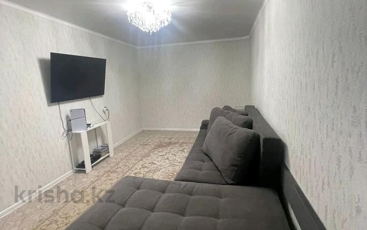 4-бөлмелі пәтер · 80 м² · 8/9 қабат, Қонаев ш/а. 10, бағасы: 26 млн ₸ в Уральске, мкр Кунаева — фото 2