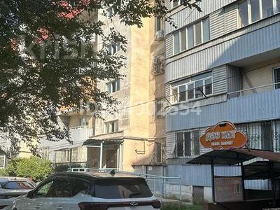 1-комнатная квартира, 40 м², 2/6 этаж помесячно, мкр Кокжиек за 150 000 〒 в Алматы, Жетысуский р-н