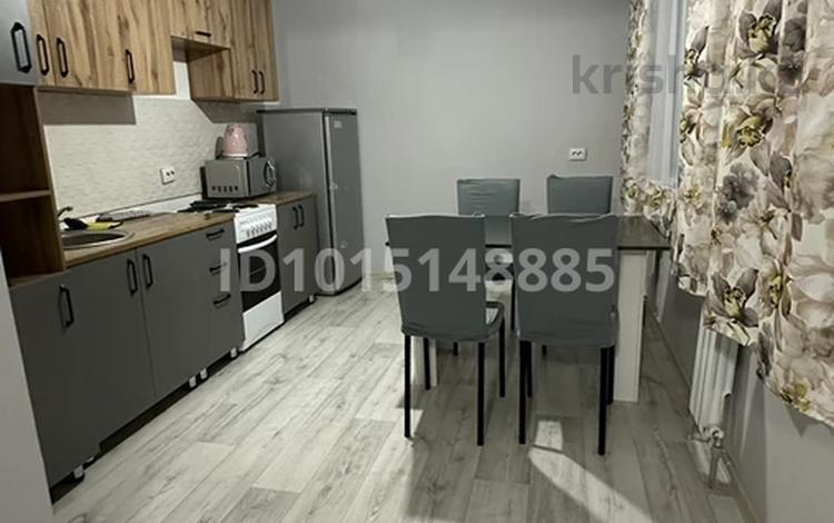 2-комнатная квартира · 65 м² · 2/9 этаж, 11 улица 45 — 32 улица за 10 000 ₸ в Туркестане — фото 11